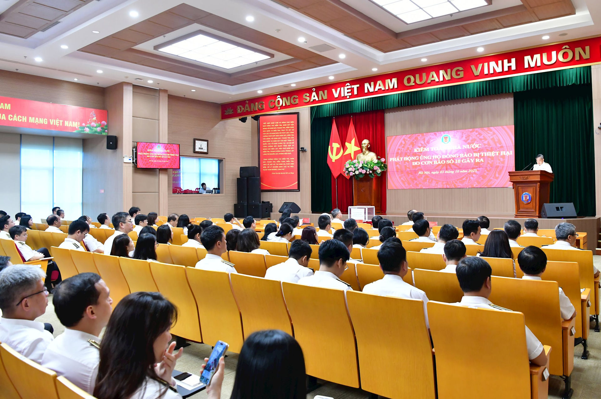 quang-canh-buoi-le-2.jpg
