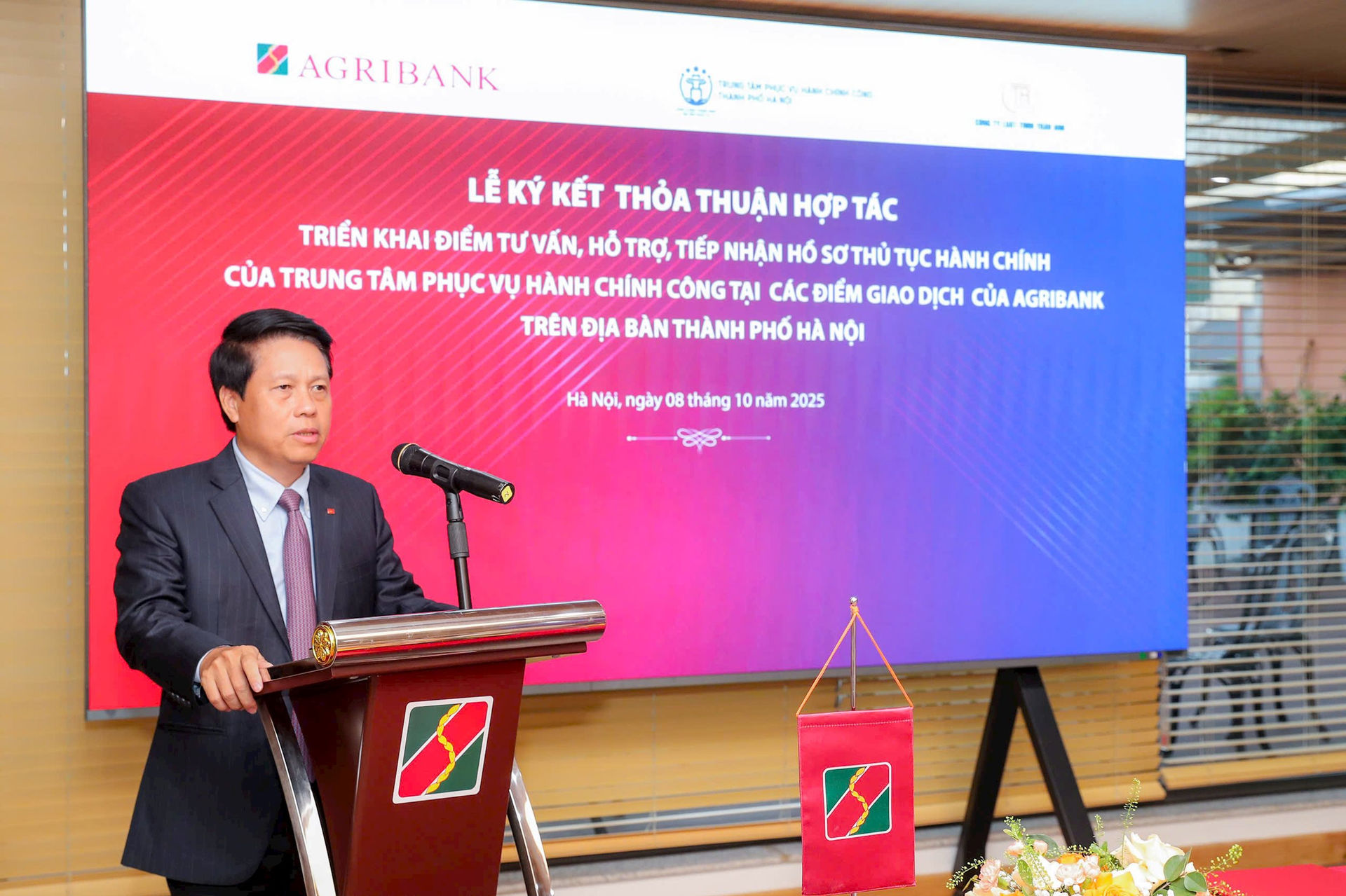 anh-1-ong-pham-tien-dung-pho-thong-doc-ngan-hang-nha-nuoc-viet-nam-du-va-phat-bieu-chi-dao-tai-le-ky-ket.jpg