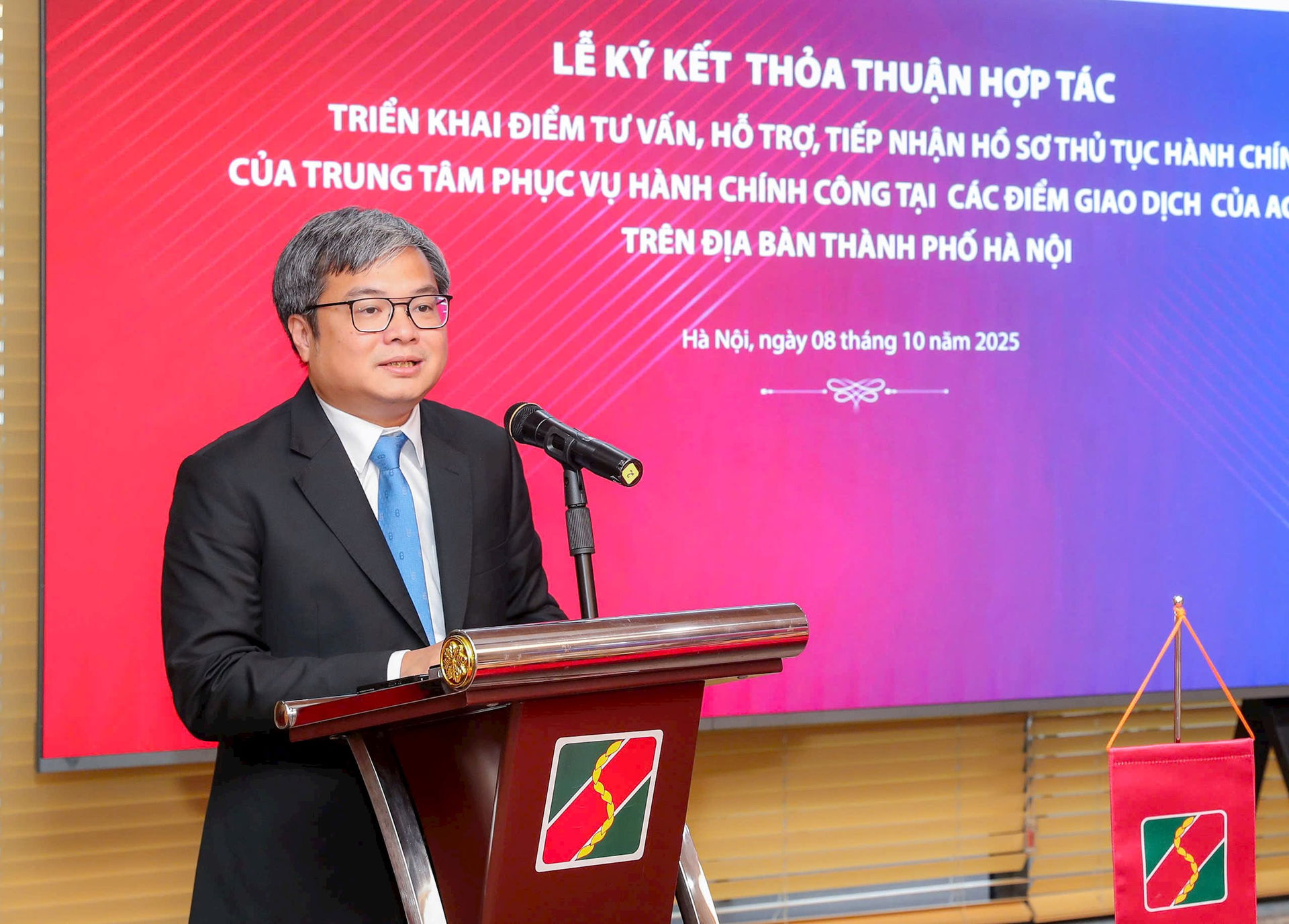 anh-2-ong-truong-viet-dung-pho-chu-tich-ubnd-tp-ha-noi-phat-bieu-tai-le-ky-ket.jpg