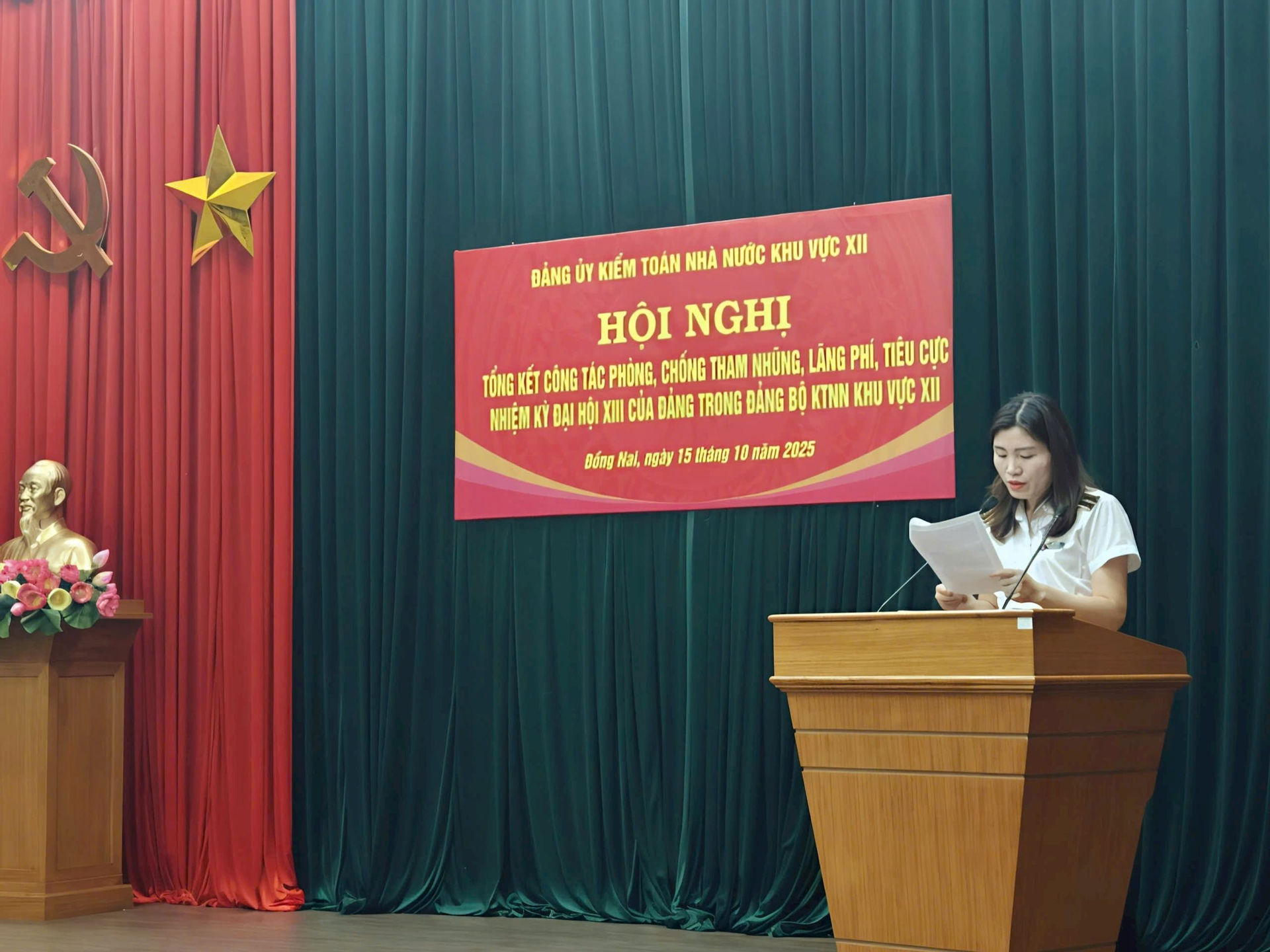 1510-thuy.jpg