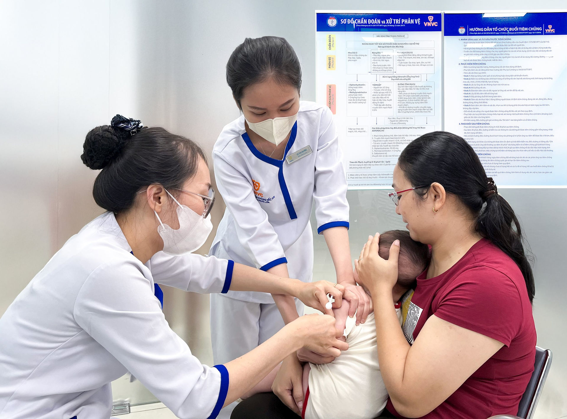 vnvc-tre-tiem-vac-xin-phong-benh-4.jpg