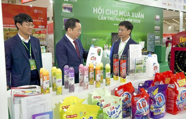 vinachem-lan-toa-gia-tri-san-pham-hoa-chat-viet-tai-hoi-cho-mua-xuan-2026_6981be81c4904.jpg