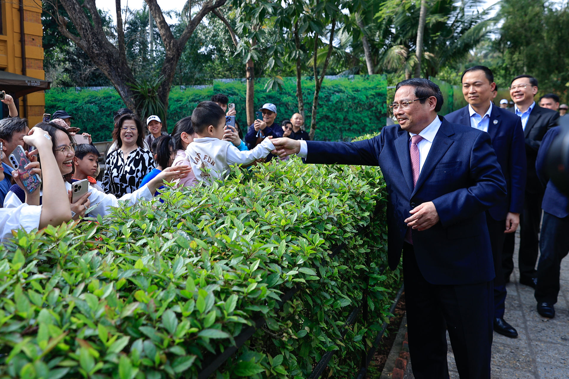 Thủ tướng Phạm Minh Chính dâng hương tưởng nhớ Chủ tịch Hồ Chí Minh- Ảnh 4. Thủ tướng Phạm Minh Chính dâng hương tưởng nhớ Chủ tịch Hồ Chí Minh- Ảnh 4.