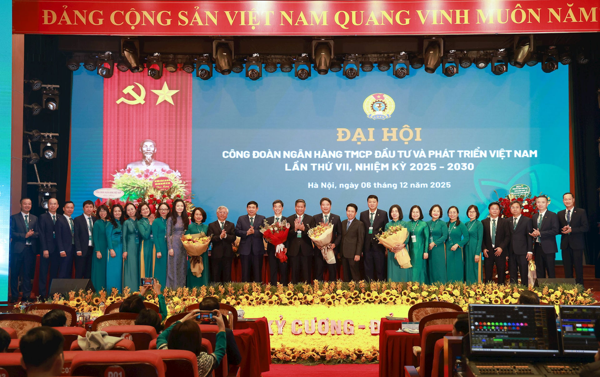ban-chap-hanh-cong-doan-bidv-nhiem-ky-2025-2030-ra-mat-dai-hoi.jpg