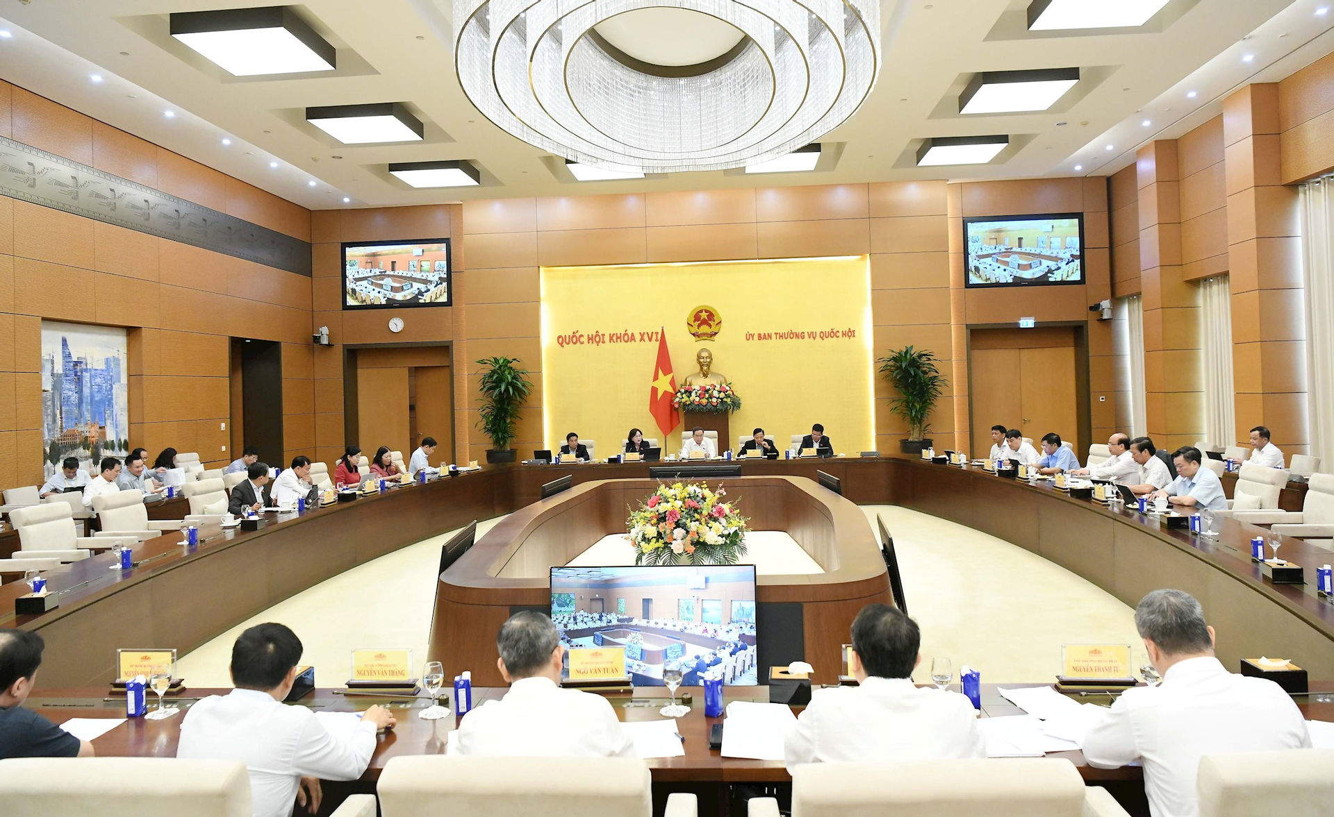 quang-canh-phien-hopdsc_7583.jpg