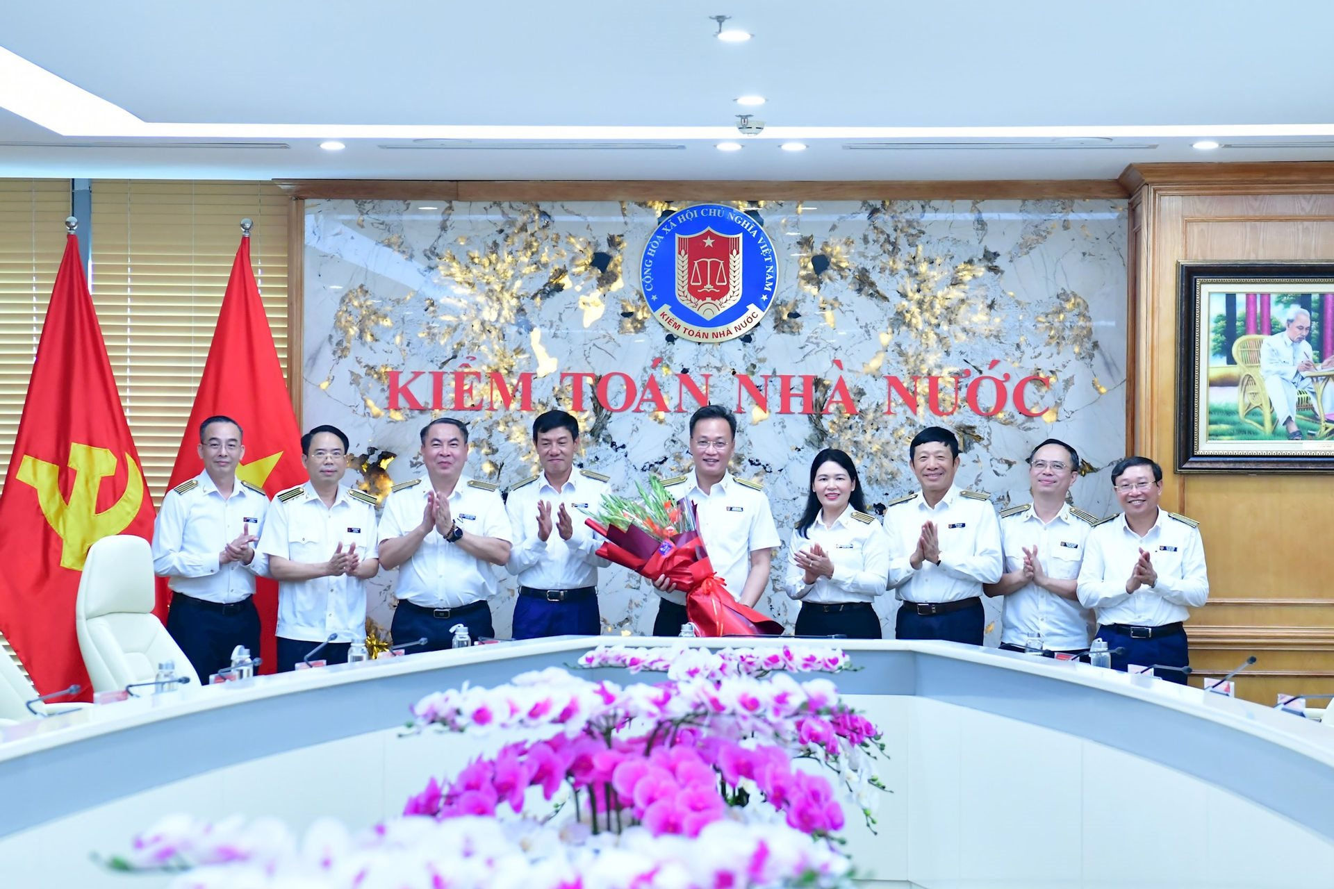 8-tang-hoa.jpg