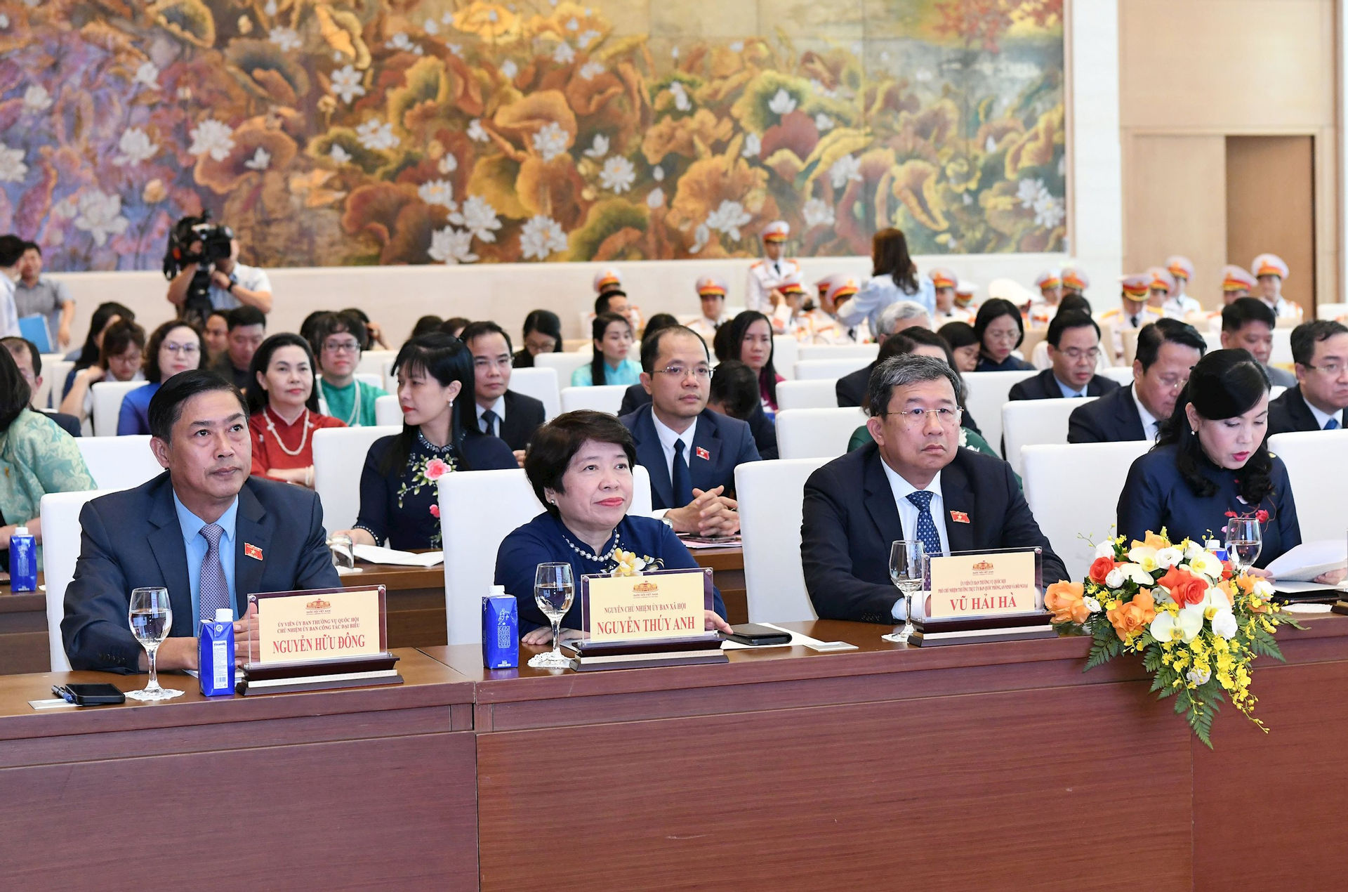 cac-dai-bieu-hoi-nghi.1.jpg