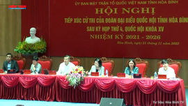 Đoàn đại biểu Quốc hội tỉnh Hòa Bình tiếp xúc cử tri sau kỳ họp thứ 4