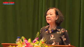 Thường trực Ban Bí thư Trương Thị Mai tiếp xúc cử tri tại Hòa Bình