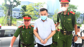 Xét xử 54 bị cáo trong đại án "chuyến bay giải cứu"