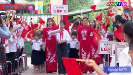 Trưởng Ban Dân vận Trung ương và Tổng Kiểm toán nhà nước dự khai giảng năm học mới tại Hòa Bình