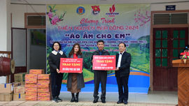 Chi Đoàn Kiểm toán nhà nước khu vực 1 tổ chức chương trình “Áo ấm cho em”