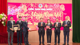 Chủ tịch Quốc hội Vương Đình Huệ thăm, chúc Tết tại Kiểm toán Nhà nước