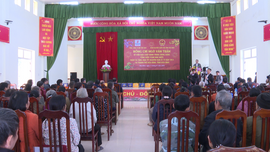 Tổng Kiểm toán nhà nước thăm, tặng quà cho các hộ dân có hoàn cảnh khó khăn tại Hòa Bình 