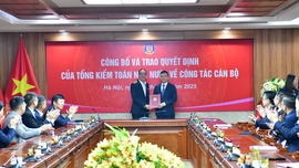 Trao Quyết định bổ nhiệm Phó Cục trưởng phụ trách Cục Công nghệ thông tin 