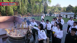 Đoàn công tác Báo Kiểm toán dâng hương tưởng niệm Anh hùng liệt sĩ tại Nghĩa trang Hàng Dương