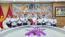 Tổng Kiểm toán nhà nước Nguyễn Hữu Nghĩa chủ trì làm việc với lãnh đạo KTNN