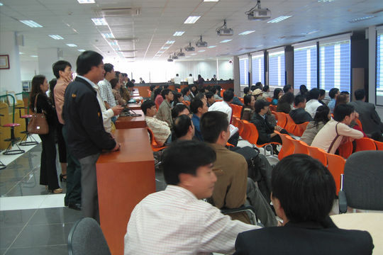 Để thị trường chứng khoán thực sự trở thành kênh huy động vốn trung, dài hạn