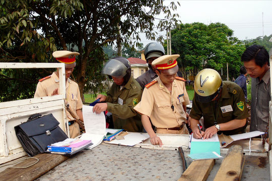 Xử phạt vi phạm hành chính trong lĩnh vực giao thông: Còn nhiều bất cập