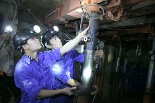 Cần cơ chế ràng buộc  ngân sách “cứng”