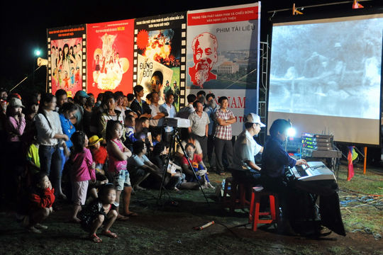 Gỡ khó cho hoạt động chiếu phim lưu động
