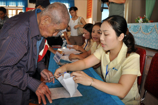 Đẩy mạnh giao dịch thủ tục hành chính qua bưu điện