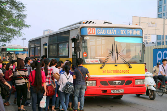 Hà Nội: Loay hoay tìm hướng cho xe buýt phát triển