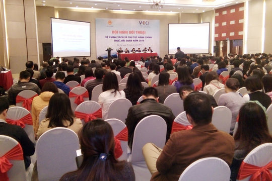 Thủ tục thuế và hải quan vẫn làm khó doanh nghiệp Thủ tục thuế và hải quan vẫn làm khó doanh nghiệp