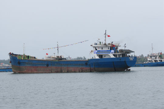 Vận tải ven biển: Còn nhiều điểm tắc. Vận tải ven biển: Còn nhiều điểm tắc.