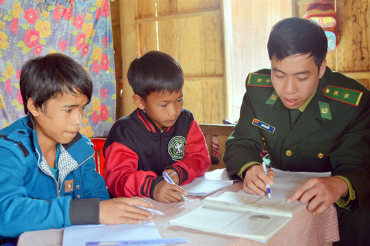 Nơi biên cương thắm tình quân dân