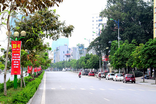 Phố phường Hà Nội vắng vẻ và bình yên trong dịp lễ 30/4, 1/5