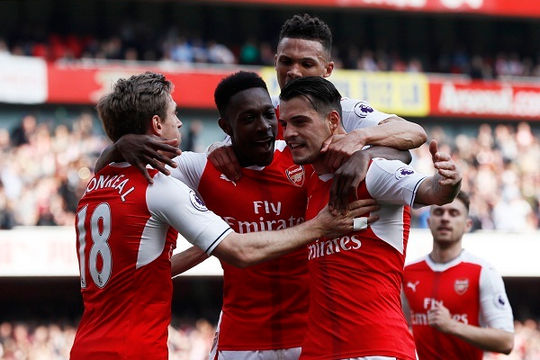 Arsenal thổi lửa vào top 4