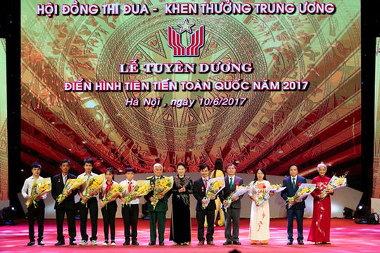 Tuyên dương gần 400 điển hình tiên tiến toàn quốc năm 2017