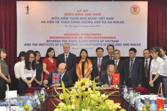 Tăng cường phối hợp công tác giữa KTNN và Viện Kế toán công chứng Anh và xứ Wales
