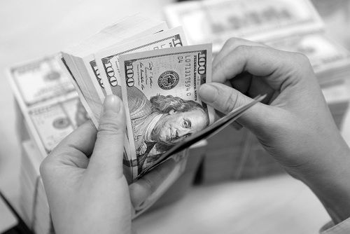 Nợ công nặng gánh vì quản lý  và sử dụng thiếu hiệu quả