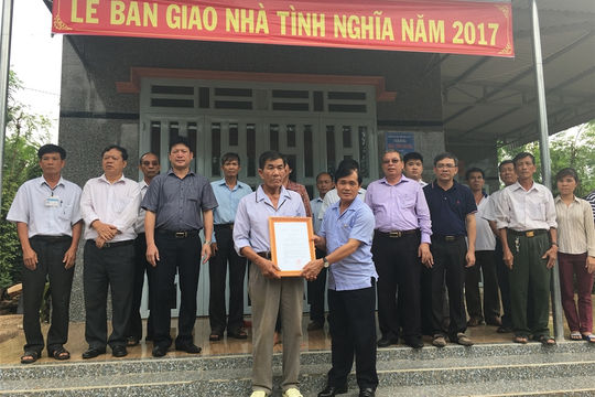 Trao nhà tình nghĩa cho gia đình có công với cách mạng tại Bình Phước