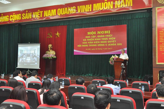 Tích cực đưa Nghị quyết TW5 vào cuộc sống