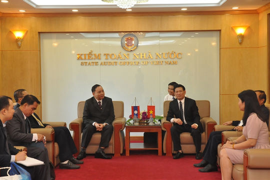 Tổng Kiểm toán Nhà nước Hồ Đức Phớc tiếp Đoàn cán bộ KTNN Lào