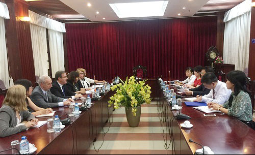 Ủy ban Kiểm toán Bộ Ngoại giao và Thương mại Ireland làm việc với KTNN