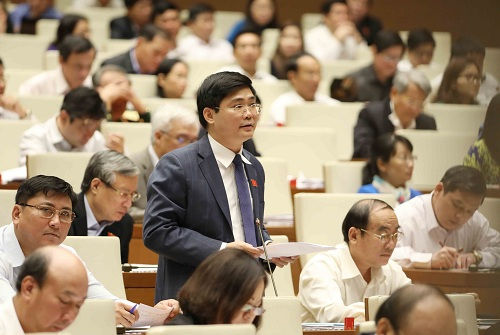 Giải quyết những thách thức trong chính sách tài khóa