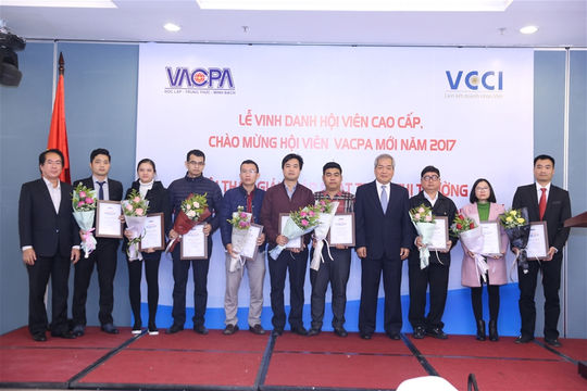 VACPA vinh danh thêm 18 hội viên cao cấp