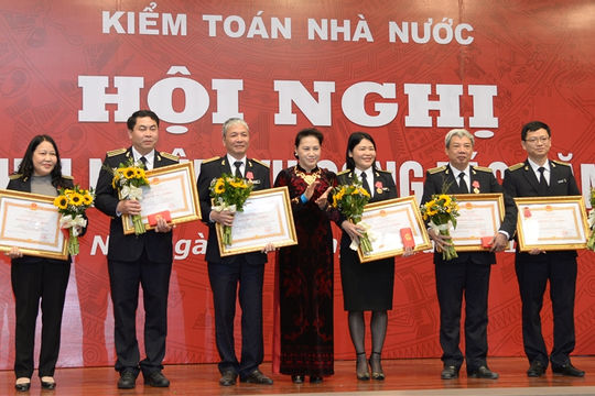 Chủ tịch Quốc hội Nguyễn Thị Kim Ngân: 5 nội dung trọng tâm trong nhiệm vụ năm 2018 của Kiểm toán Nhà nước Chủ tịch Quốc hội Nguyễn Thị Kim Ngân: 5 nội dung trọng tâm trong nhiệm vụ năm 2018 của Kiểm toán Nhà nước