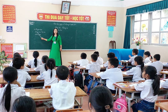 Xây dựng Chương trình môn học:   Thận trọng để không lặp lại “vết xe đổ”