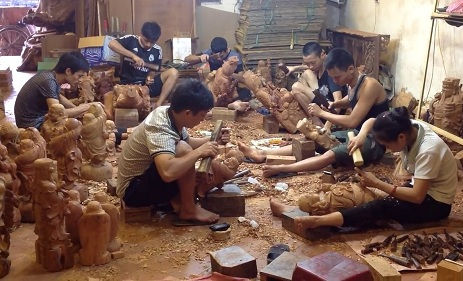 Làng nghề gỗ gặp khó khăn trong hội nhập