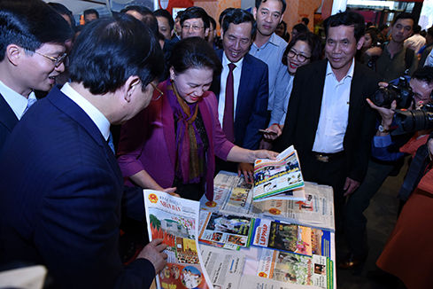 Chủ tịch Quốc hội Nguyễn Thị Kim Ngân thăm và chúc mừng Hội Báo toàn quốc 2018