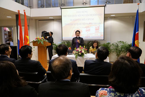 Chủ tịch Quốc hội Nguyễn Thị Kim Ngân gặp gỡ cộng đồng người Việt Nam tại Hà Lan