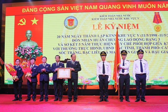 KTNN khu vực V vinh dự đón nhận Huân chương Lao động hạng Ba