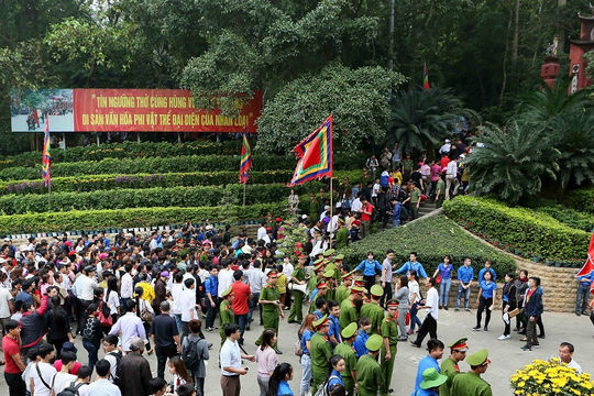 Gắn bảo tồn Tín ngưỡng thờ cúng Hùng Vương với phát triển du lịch Gắn bảo tồn Tín ngưỡng thờ cúng Hùng Vương với phát triển du lịch