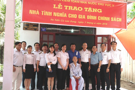 Bàn giao nhà tình nghĩa cho gia đình chính sách tại tỉnh Sóc Trăng