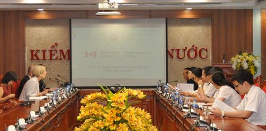 Phó Tổng Kiểm toán nhà nước Đoàn Xuân Tiên tiếp và làm việc với Đoàn công tác Quỹ kiểm toán và trách nhiệm giải trình Canada